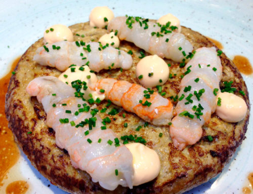Tortilla de patata y morcilla con cigalas